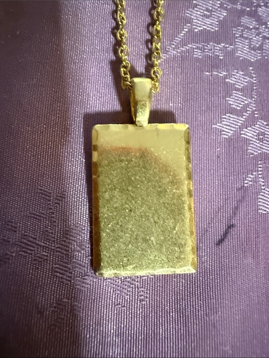Jewelry - Gold Rectangular Pendant Necklace - Classic Minimalist